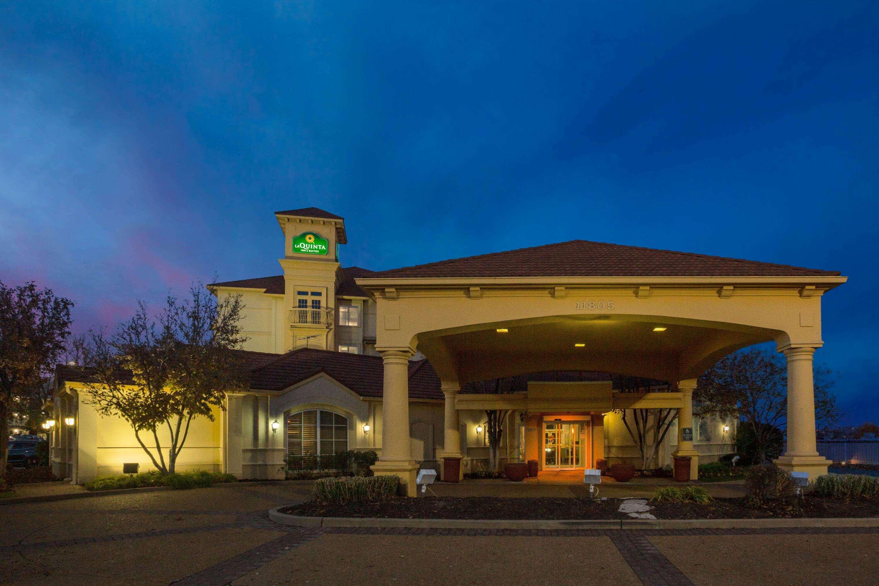 Готель La Quinta By Wyndham St. Louis Westport Меріленд-Гайтс Екстер'єр фото