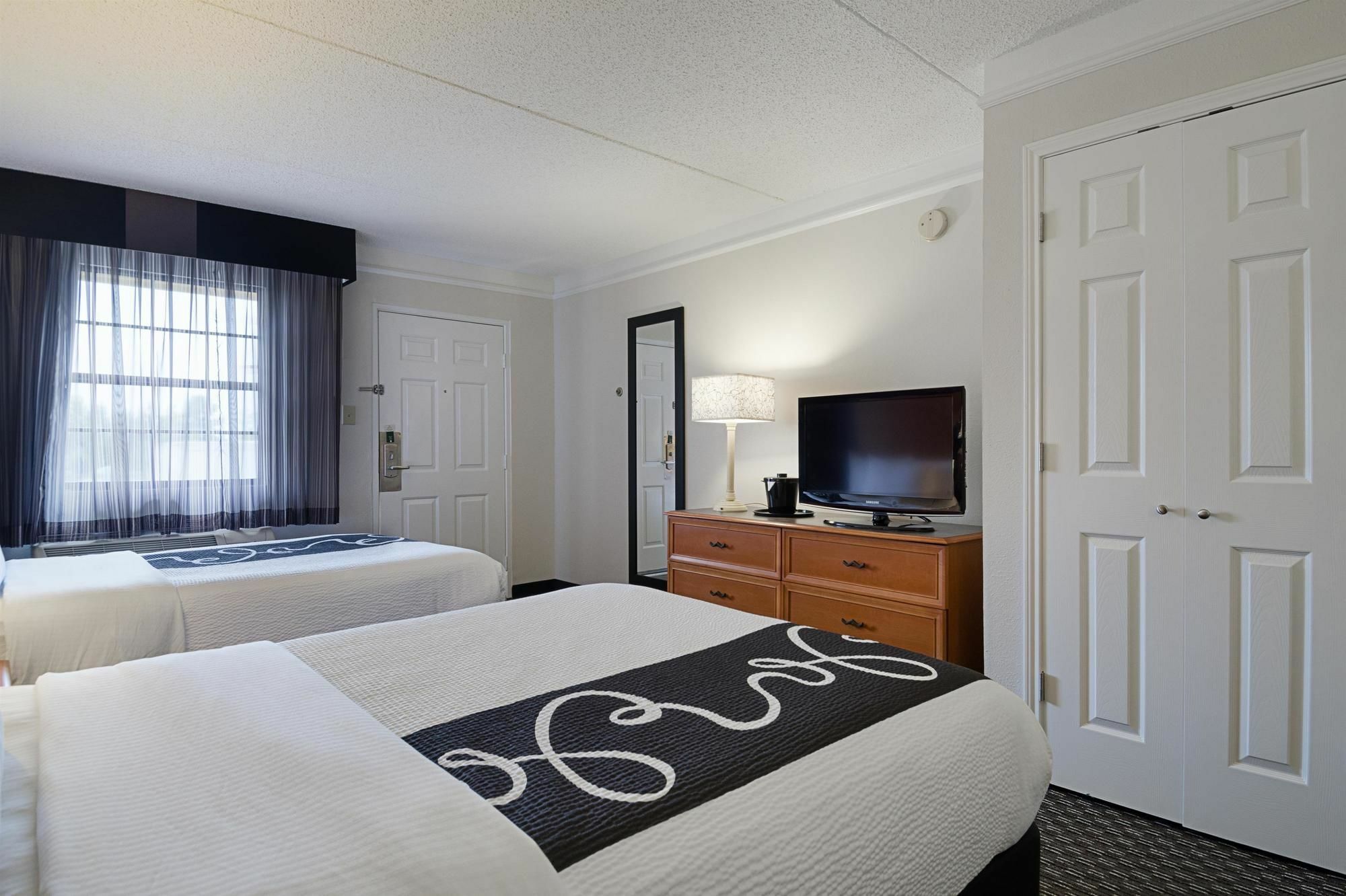 Готель La Quinta By Wyndham St. Louis Westport Меріленд-Гайтс Екстер'єр фото